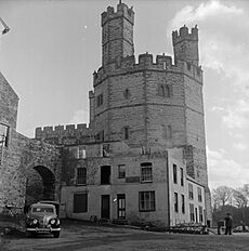 Demolition work to clear the buildings around Caernarfon Castle (17193461497)