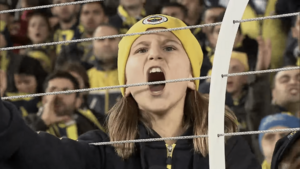 Fenerbahçeli taraftarlar stadyumda - Resim2