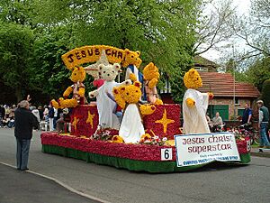 Float at Spalding Flower Festival - geograph.org.uk - 1075849