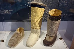 Inuit footwear, Iglulik, 1987 - Bata Shoe Museum - DSC00395