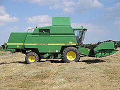 John Deere 2266 Extra 1