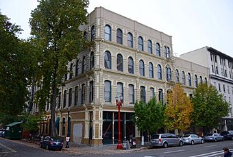 Merchant Hotel building - Portland, Oregon (2016).jpg