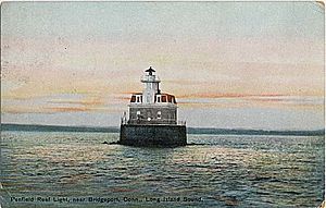 Penfield Reef Lighthouse Postcard 1913.jpg
