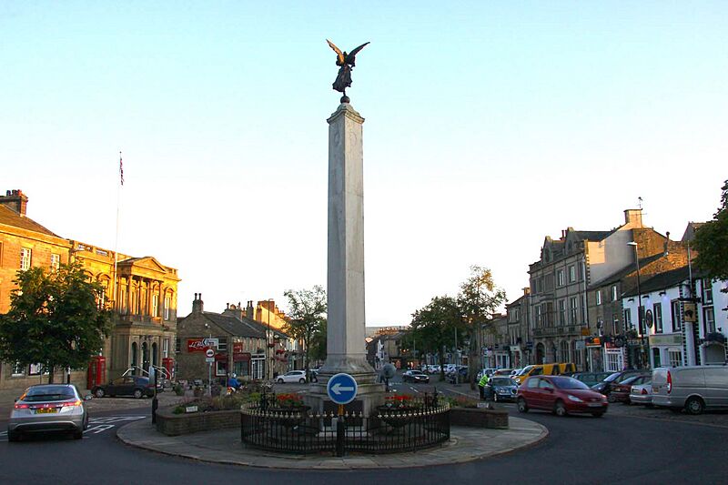 The war memorial in Skipton - geograph.org.uk - 2668322