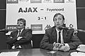 Training Ajax, Cruijff (r) en algemeen directeur Arie van Eijden tijdens perscon, Bestanddeelnr 934-1215