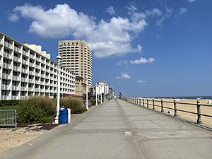 Virginia Beach boardwalk at 29th Street looking north
