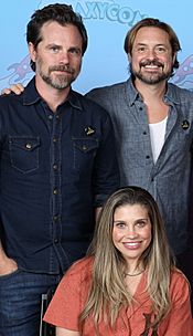 Will Friedle, Rider Strong, & Danielle Fishel Photo Op - GalaxyCon Raleigh 2023 (cropped)