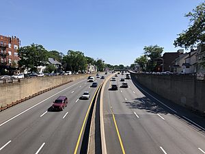 2021-06-05 15 55 37 View south along New Jersey State Route 444 (Garden State Parkway) from the overpass for Essex County Route 658 (Park Avenue) in East Orange, Essex County, New Jersey