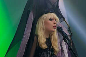 Amanda Jenssen at Grona Lund 20130508