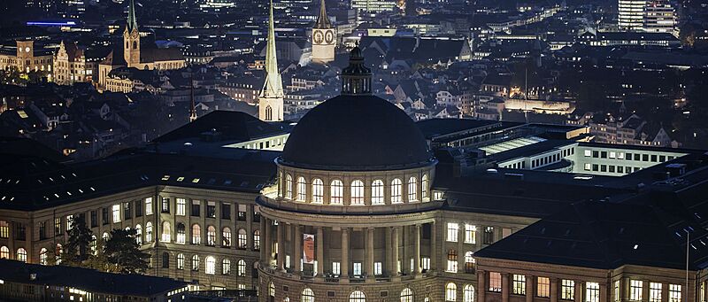 ETH Zürich am Abend