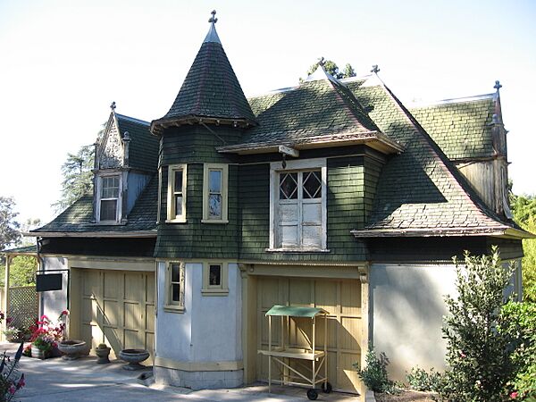 Kimberly Crest carriage house
