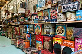 MUSEO DEL RECUERDO, Latas