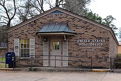 Oakhurst Texas Post Office 2023.jpg