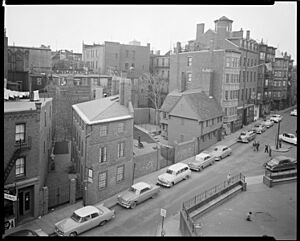 Pierce-Hichborn House and Paul Revere House, North Square in the North End - DPLA - 4c606202592b6e7c82fc28eb5f09ca28