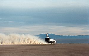 Shuttle Atlantis landing at Edwards AFB after STS-27 (STS027-S-012)