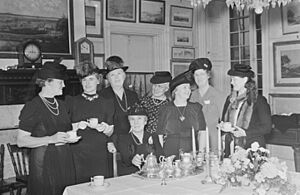 Social. Catholic Women's Club BAnQ P48S1P05958