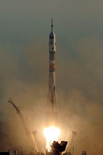Soyuz TMA-8 launch.jpg