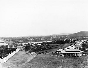 StateLibQld 1 173967 Panoramic view of the Brisbane River from Highgate Hill, Brisbane, ca. 1902