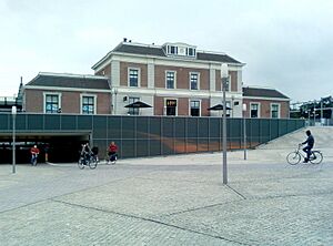 Station Apeldoorn 01