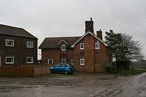 Stylish farmhouse on the edge of Wykeham Park - geograph.org.uk - 3832051.jpg