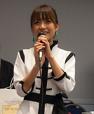 Suzuko Mimori (三森 すずこ) at AWA 2012 (4) bust-shot.jpg
