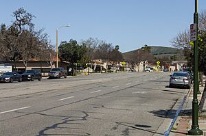 Thousand Oaks Boulevard and Long Court Looking East