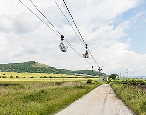 Transporte por cable de minerales, Devnya, Bulgaria, 2016-05-27, DD 65