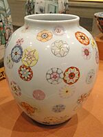 Vase, Qing Dynasty, 1736-1795, porcelain with overglaze famille rose enamels - National Gallery of Art, Washington - DSC09817