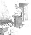 1909-09-15, Actualidades, En el barrio judío de Melilla, Tipo de mujer judía en el interior de su domicilio, Alba (cropped)