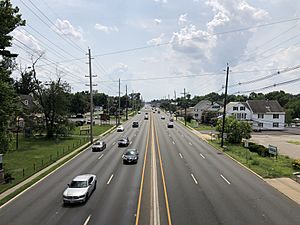 2021-07-15 14 40 47 View south along U.S. Route 130 (Burlington Pike) from the pedestrian overpass at Burlington County Route 603 (Riverton-Moorestown Road) in Cinnaminson Township, Burlington County, New Jersey