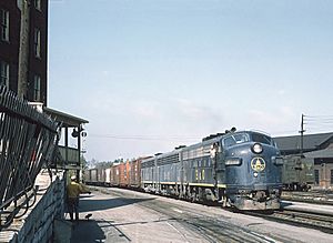 3 B&O Freight Train Photos at Martinsburg, W. VA. (27437398010)