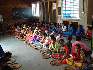 47 Raika School - eating together (3384824242)