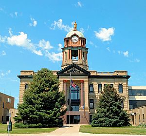 Brown County Courthouse in summer