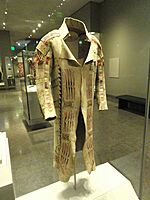 Buffalo-skin coat, Ojibwa, Ontario, Canada, c. 1789 - Nelson-Atkins Museum of Art - DSC09049