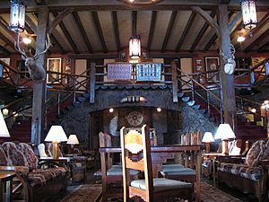 El Rancho Hotel interior