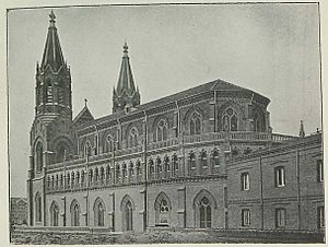 Iglesia de San Vicente de Paul, lateral, Arquitectura y Construcción, 1906.jpg