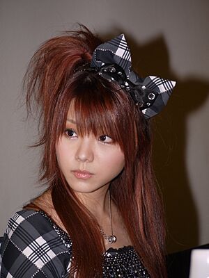 Japan Expo 2010 - Morning Musume - Conférence Presse - Day1 - P1440375.jpg