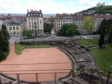 Lyon 1er - Amphithéâtre des Trois Gaules, depuis la rue des Tables Claudiennes