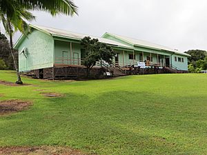 Maui-Keanae-school-oblleft