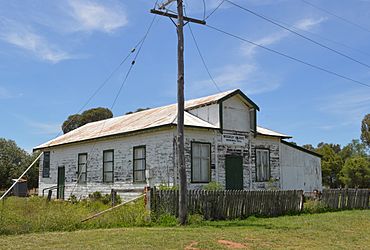 Mogriguy Soldiers Memorial Hall 001.JPG