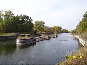 Murray Canal - panoramio - TFox