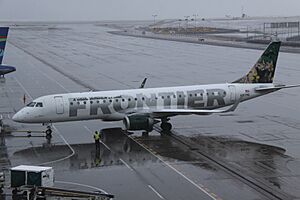 N167HQ Embraer 190-100 IGW Frontier (8738729168)
