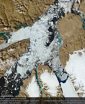 Nares Strait 432 pan crop 15 (31649014854)