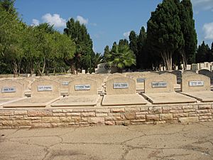 Patria disaster graves