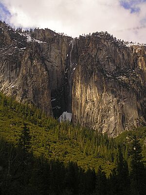 2006-04-01 - Ribbon Falls (Yosemite).jpg