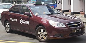 2010 Chevrolet Epica (V250) LT sedan, SMRT taxis (2017-11-28)