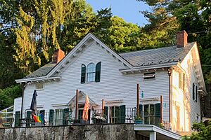 21 Combs Hollow Road, Randolph, NJ