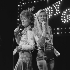 Anni-Frid Lyngstad and Agnetha Fältskog at The Eddy Go Round Show 1974