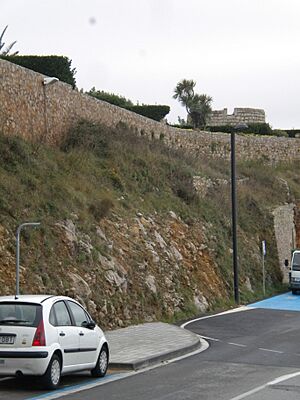 Antigues muralles i torre de defensa a l'Escala