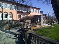 Cuneo mansion and gardens